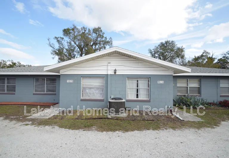 1034 Berkley Rd — Photo 1