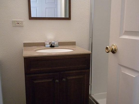 4th image of 30836 Hillview Dr #B