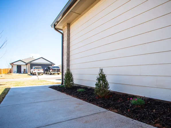 14221 Trickling Way, Piedmont, OK