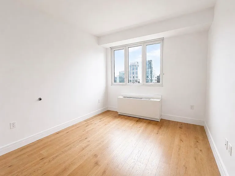 42-02 Crescent St #16B — Photo 7