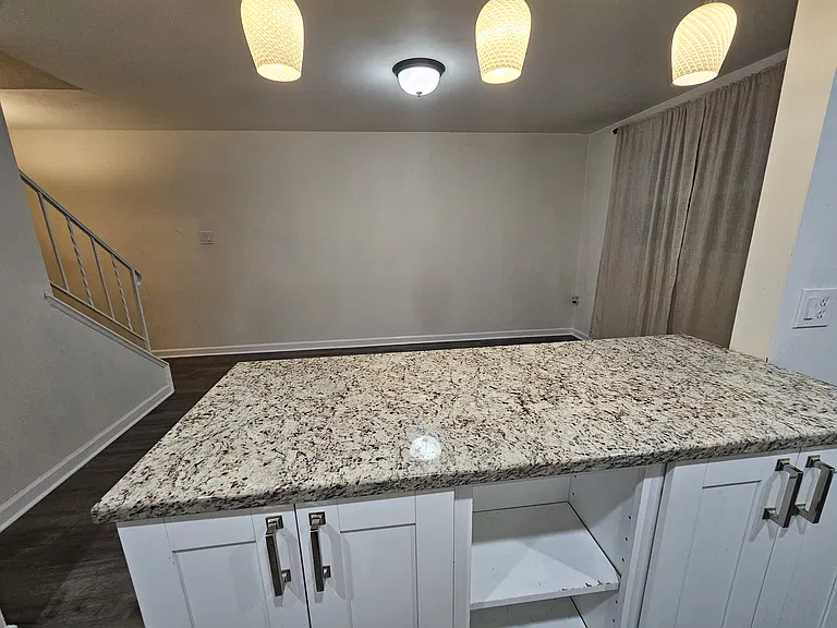 Regina Dr — Photo 10