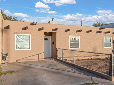 500 John John Dr, Los Lunas, NM, 87031