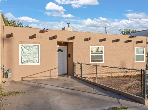 500 John John Dr, Los Lunas, NM 87031
