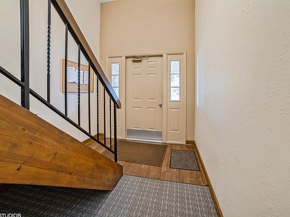 3rd image of 743 Sterling Ct APT B1