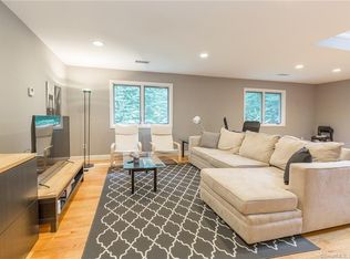 111 E Hill Rd #B, Canton, CT 06019