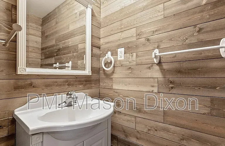 12718 Haskell Ln — Photo 12
