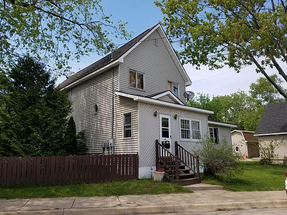 2nd image of 830 Brown St