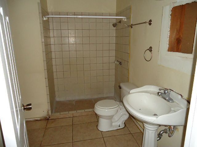 2nd image of 1303 Yorktown St