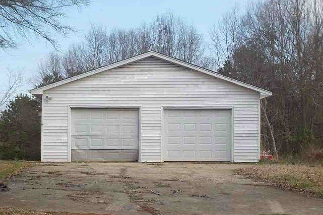 2nd image of 2680 Racing Rd