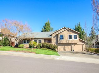 1085 Kristen Dr, Medford, OR 97504