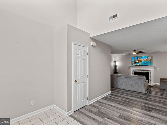 4th image of 47291 Silver Slate Dr