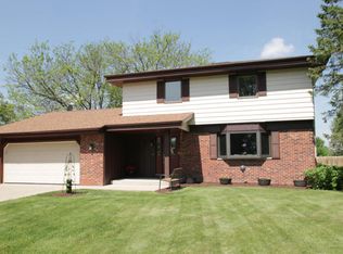 315 S Daffodil Ct, Oconomowoc, WI 53066