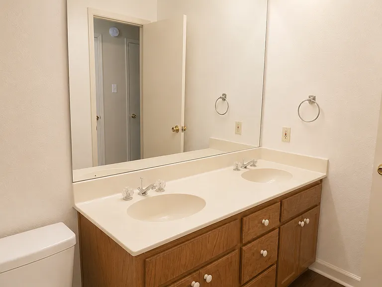 126 Hollyhill Ln #126 — Photo 26