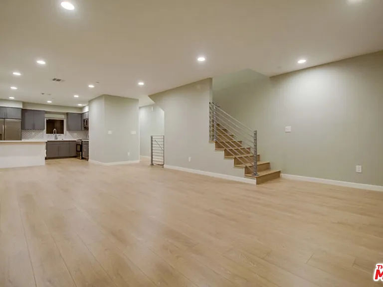 6119 Fountain Ave — Photo 2