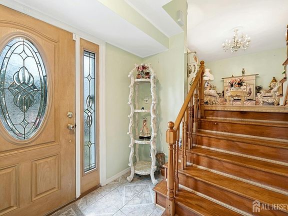 5th image of 8 Monaghan Rd