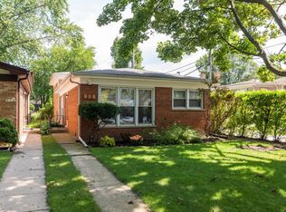 913 Brown Ave, Evanston, IL 60202