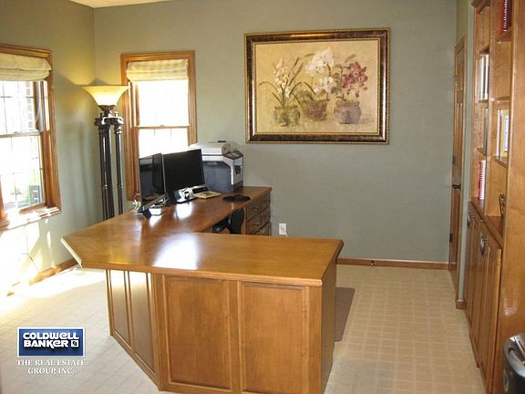 Main floor office w/ built-ins