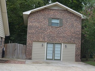 3rd image of 135 Westwood Dr