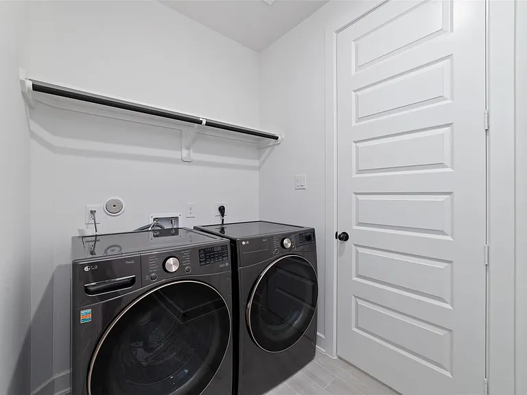 4814 Highland Stream Ct — Photo 34