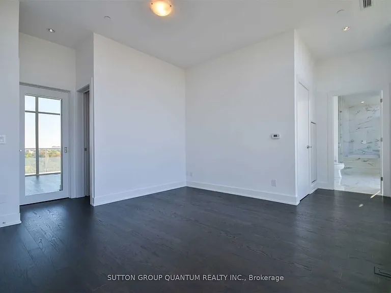 3018 Yonge St #UPH01 — Photo 8