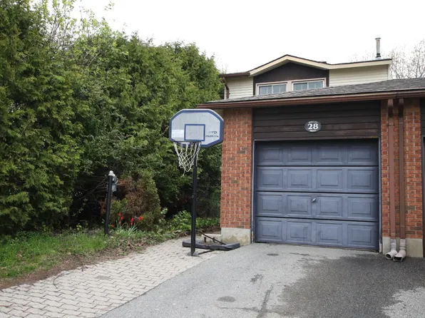 28 Whelan Dr, Ottawa, ON K2J 2J9