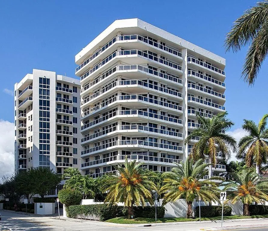1 bed, 1.0 bath, 831 sqft, $2,500 — Photo 1