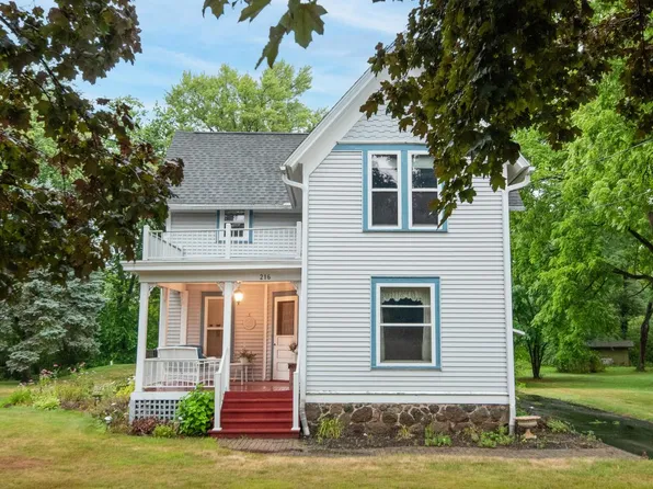 216 W Main STREET, Wales, WI 53183