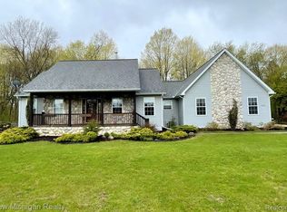 5060 Howe Rd, Grand Blanc, MI 48439