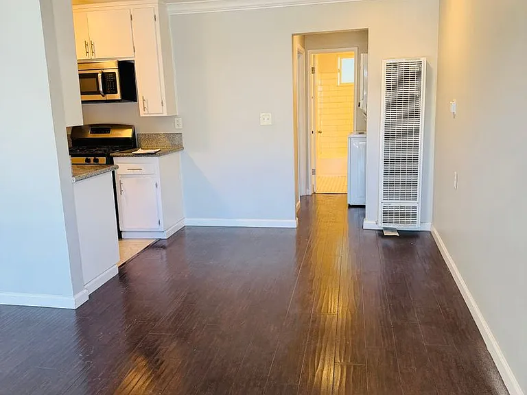 611 Linden Ave — Photo 3