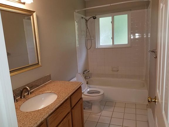 2nd image of 98 Village Ct APT 4
