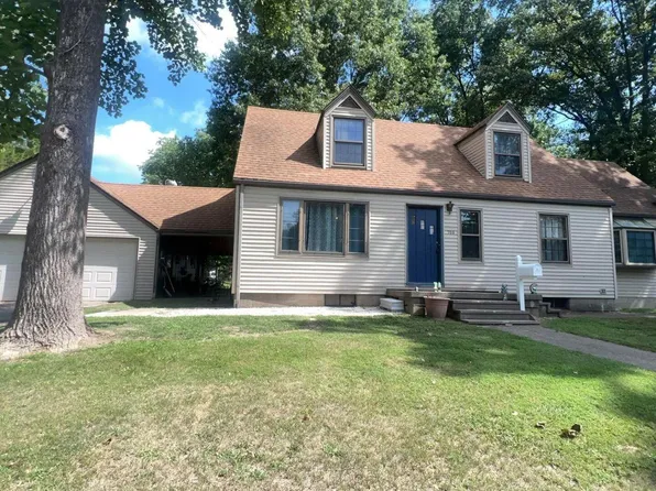709 W Webster St, Benton, IL 62812