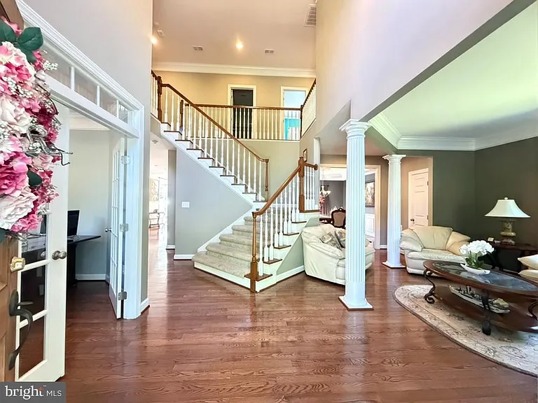 9804 Anvil Ct — Photo 3