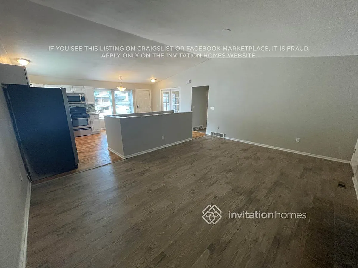 Building Photo - 12448 Bellaire St