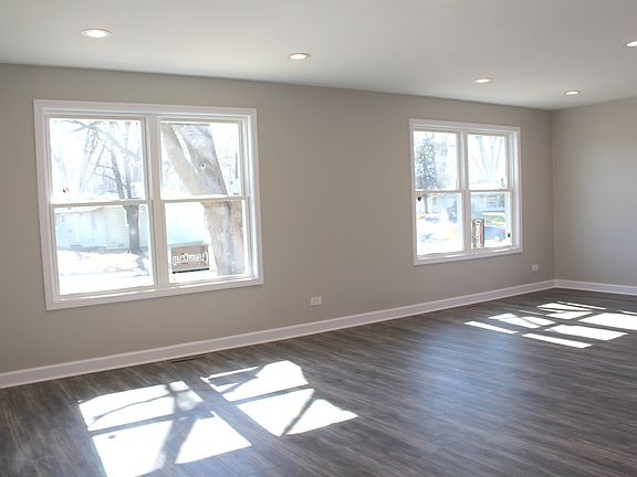 2nd image of 927 Berkley St