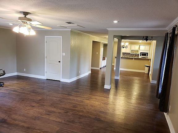 3rd image of 195 Eastledge Dr