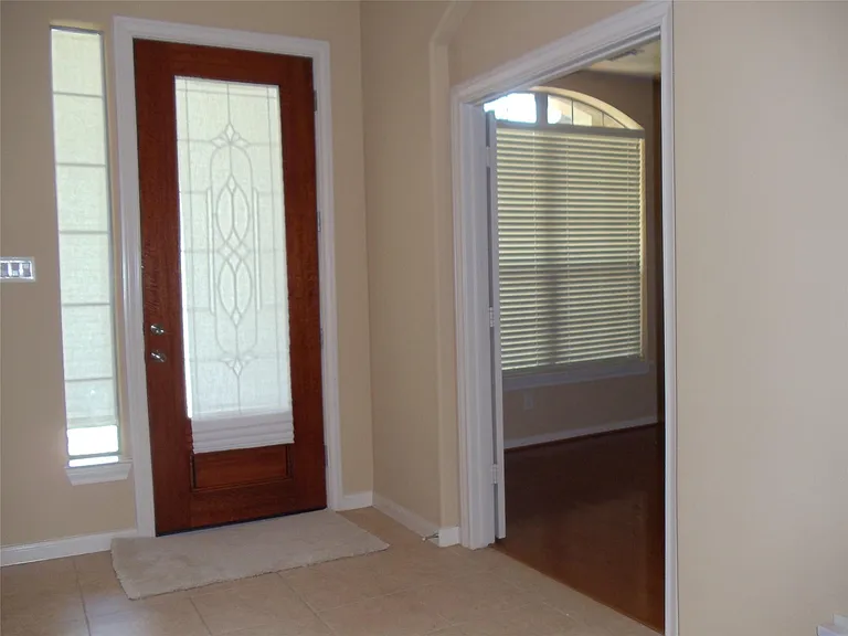 2510 Cambria Ct — Photo 4