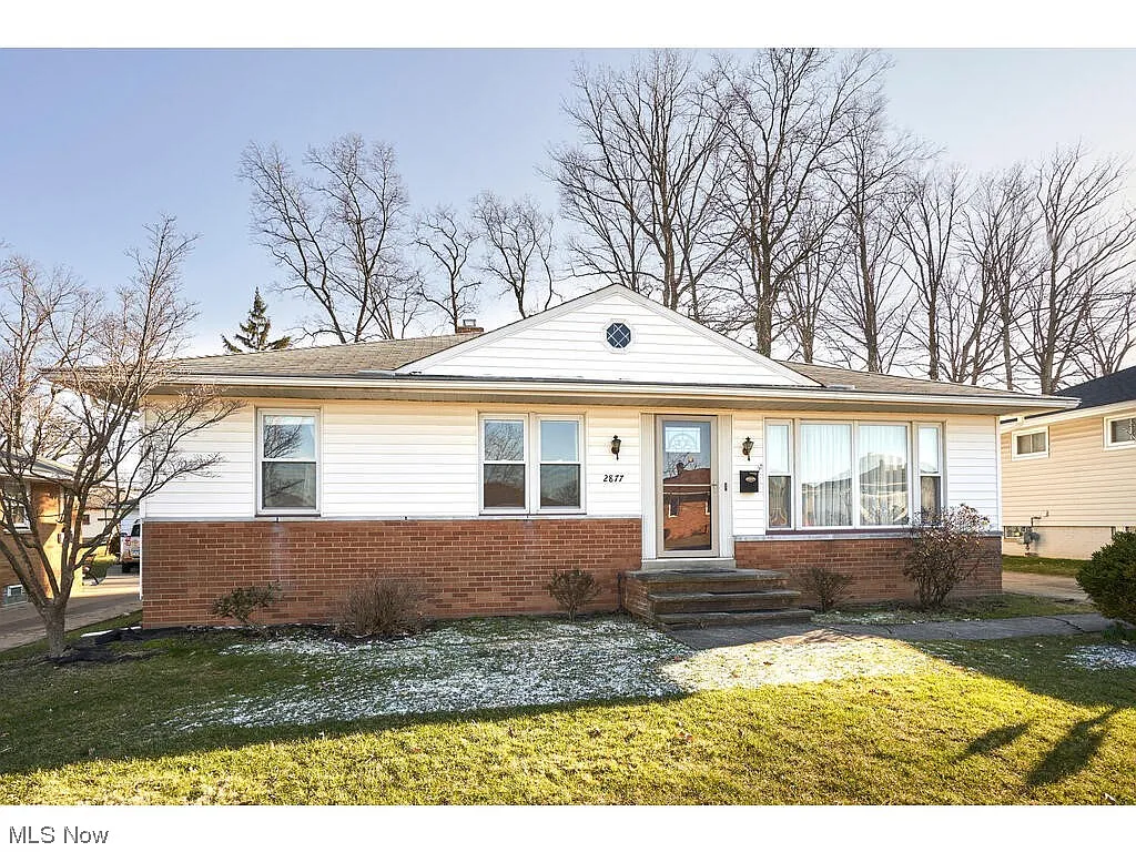 2877 Jeanne Dr photo 1