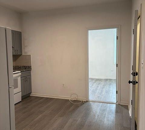 3rd image of 1020 Fairmount Ave