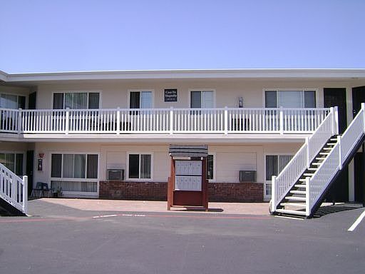 1st image of 904 S Magnolia Ave