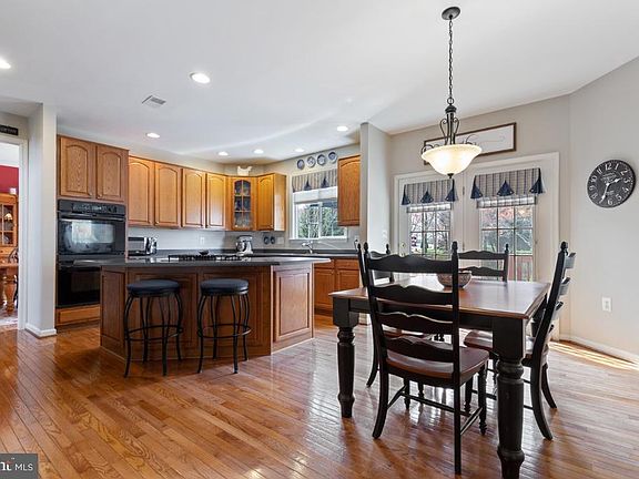 Gourmet Kitchen with Breakfast Room