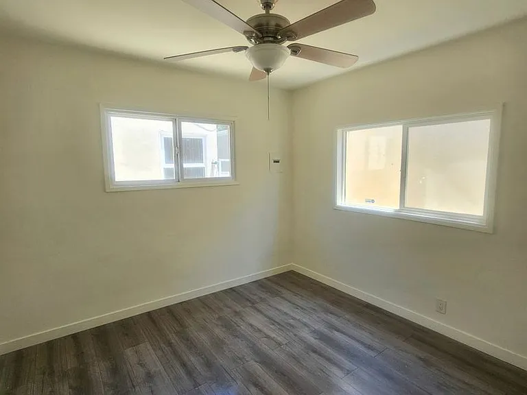 9234 Elizabeth Ave — Photo 3