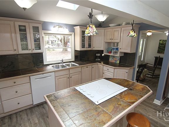 4th image of 20 Grande Oaks  Dr