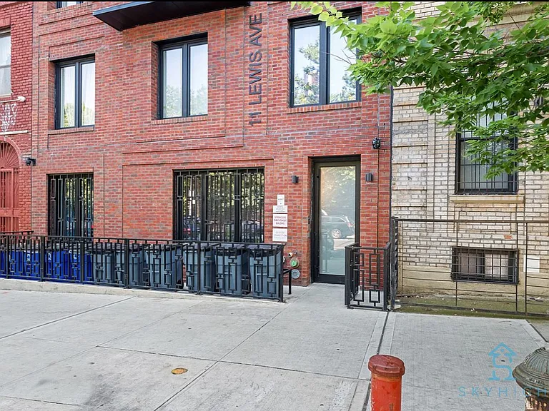 11 Lewis Ave #PENTHOUSE — Photo 18