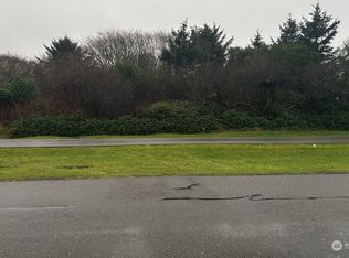 121 Barnacle St NW, Ocean Shores, WA