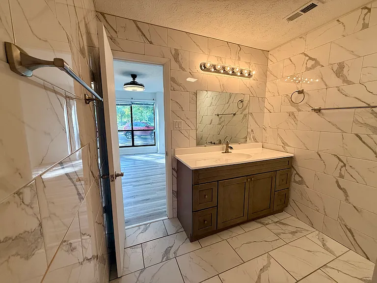 1882 Tryon Dr #4 — Photo 17