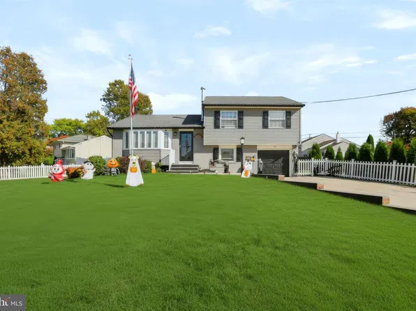4 Bow Rd, Hamilton, NJ 08690