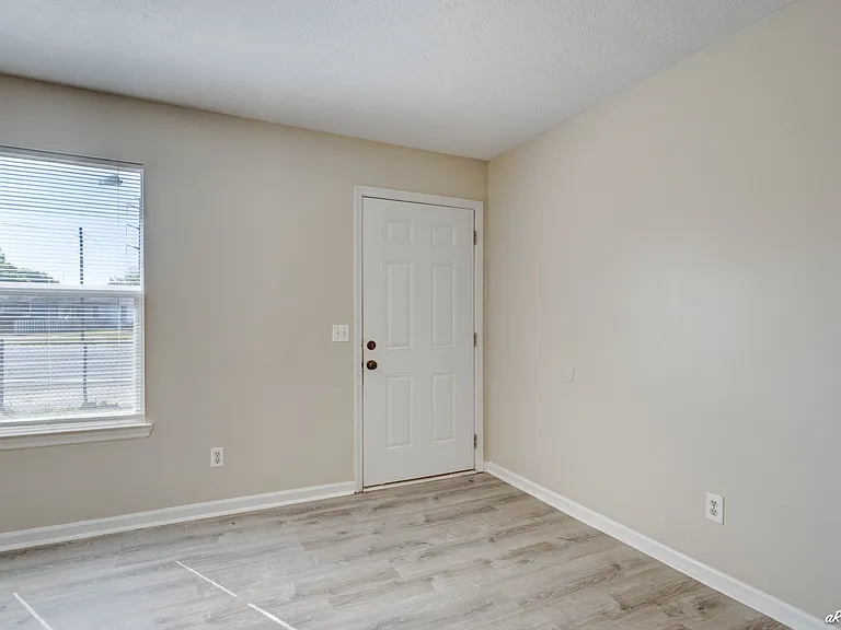 3722 Burnham Way — Photo 3