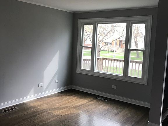 5th image of 14244 Woodlawn Ave