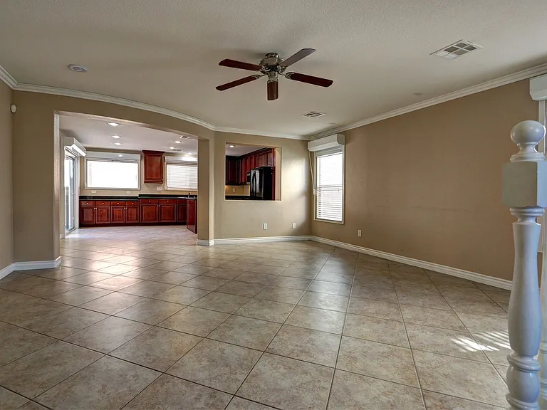 715 Shadwell St — Photo 8