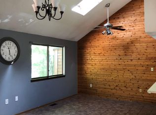 145 English Ct, Bushkill, PA 18324